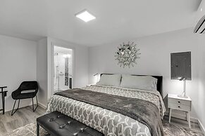 Dog-friendly Redmond Area Home With Fenced Yard!