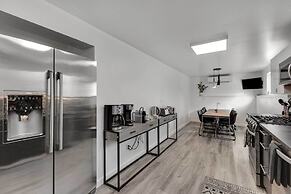 Dog-friendly Redmond Area Home With Fenced Yard!