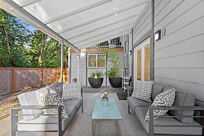 Dog-friendly Redmond Area Home With Fenced Yard!