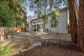 Dog-friendly Redmond Area Home With Fenced Yard!