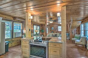 Screened Porch & Grill: Waterfront Landrum Cottage