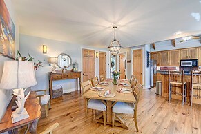 Lake Access + On-site Creek: Lake Toxaway Home!