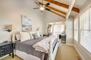 Lake Access + On-site Creek: Lake Toxaway Home!