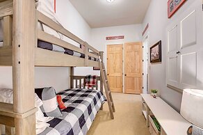 Lake Access + On-site Creek: Lake Toxaway Home!