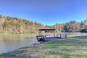 Lake Access + On-site Creek: Lake Toxaway Home!