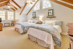 Lake Access + On-site Creek: Lake Toxaway Home!