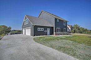 Luxury Home w/ Fire Pit: Boat, Fish & Explore