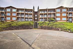 Beachfront Lincoln City Condo-patio & Pool Access!