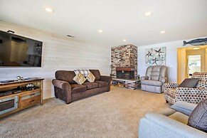 Beachfront Lincoln City Condo-patio & Pool Access!