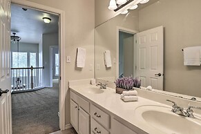 Airy Villa in Austin w/ Badminton/volleyball Court