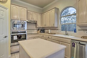 Airy Villa in Austin w/ Badminton/volleyball Court