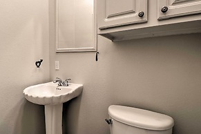Airy Villa in Austin w/ Badminton/volleyball Court