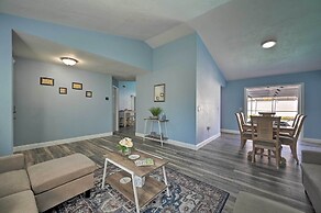 Port Richey Getaway w/ Lanai, Pool & Grill!