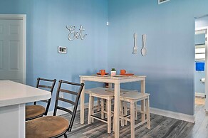 Port Richey Getaway w/ Lanai, Pool & Grill!