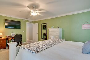 Vacation Rental w/ Lanai & Grill in Sebring!