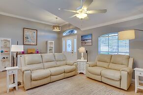 Vacation Rental w/ Lanai & Grill in Sebring!