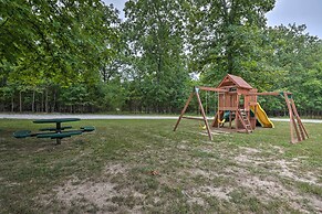 The Cozy Cottage w/ Lake Taneycomo Access!
