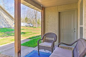 The Cozy Cottage w/ Lake Taneycomo Access!