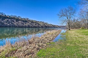The Cozy Cottage w/ Lake Taneycomo Access!
