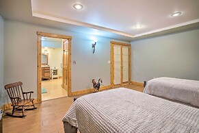 Secluded Ellsworth Apartment - Hiking Nearby!