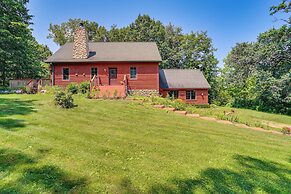 Secluded Ellsworth Apartment - Hiking Nearby!