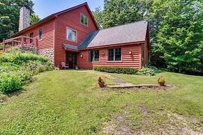 Secluded Ellsworth Apartment - Hiking Nearby!