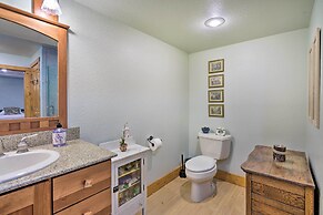 Secluded Ellsworth Apartment - Hiking Nearby!