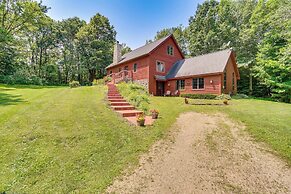 Secluded Ellsworth Apartment - Hiking Nearby!