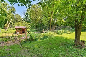 Secluded Ellsworth Apartment - Hiking Nearby!