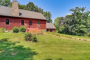 Secluded Ellsworth Apartment - Hiking Nearby!