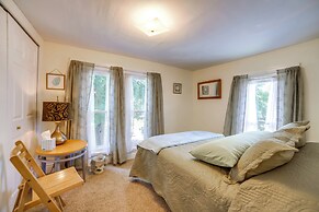 Fire Pit, BBQ & Yard: Family Home in Adrian