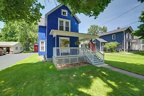 Fire Pit, BBQ & Yard: Family Home in Adrian