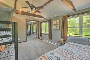 Cozy Poconos Cottage w/ Hot Tub Near Lake Harmony!