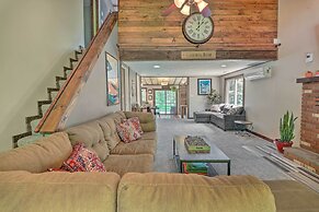 Cozy Poconos Cottage w/ Hot Tub Near Lake Harmony!