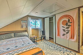 Cozy Poconos Cottage w/ Hot Tub Near Lake Harmony!