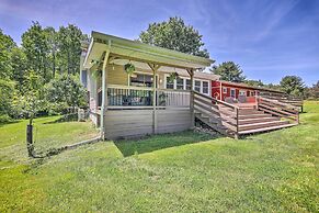 Cozy Poconos Cottage w/ Hot Tub Near Lake Harmony!
