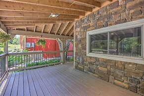 Cozy Poconos Cottage w/ Hot Tub Near Lake Harmony!