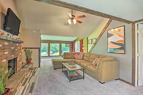 Cozy Poconos Cottage w/ Hot Tub Near Lake Harmony!