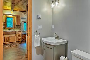 Cozy New Hampshire Retreat Near Attitash Mountain!