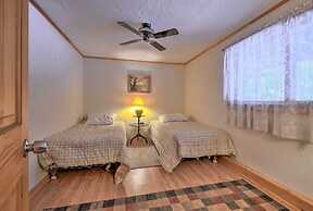 Cozy New Hampshire Retreat Near Attitash Mountain!