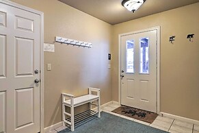 Great for Groups: Soda Springs Cabin w/ Deck!