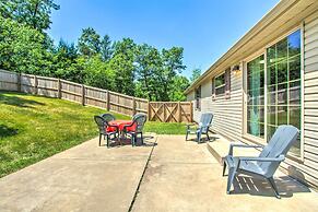 Sunny Wisconsin Dells Apartment w/ Deck & Fire Pit
