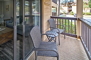 Hilton Head Condo w/ Pool Bar: Walk to Beach!
