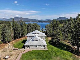 Scenic Loon Lake Adventure Retreat w/ Dock!