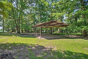 Beautiful Toledo Bend Retreat w/ Private Dock