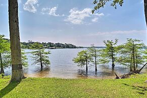 Beautiful Toledo Bend Retreat w/ Private Dock