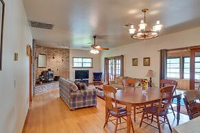 Beautiful Toledo Bend Retreat w/ Private Dock