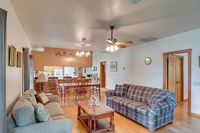 Beautiful Toledo Bend Retreat w/ Private Dock