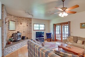 Beautiful Toledo Bend Retreat w/ Private Dock