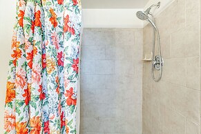 Pet-friendly Home w/ Pool, Close to Venice Beaches